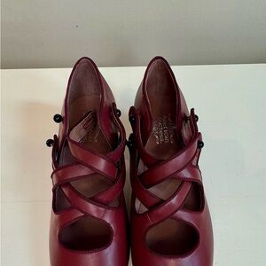 American Duchess Astoria in Oxblood